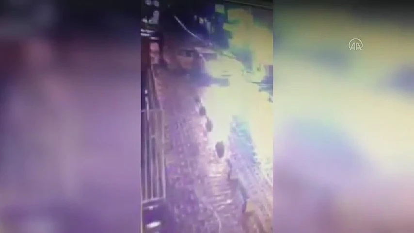 Taksici kadın yolcusunu darbetti