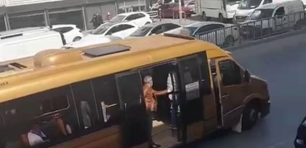 Kavga eden minibüs şoförü yolcuları kovdu