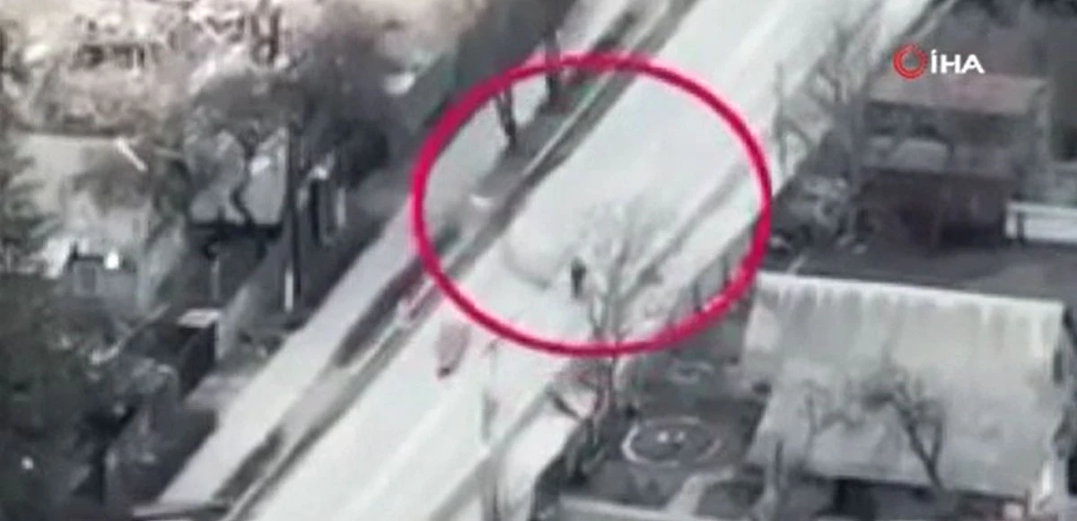 Buça'da bir sivilin Rus ordusu tarafından vurulma anı