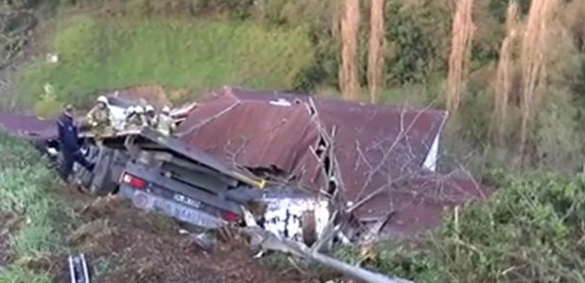 Sarıyer'de evin üstüne tır devrildi: 6 yaralı