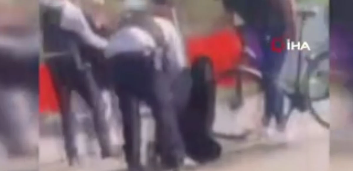 Fransa'da başörtülü 2 kadın darp edildi