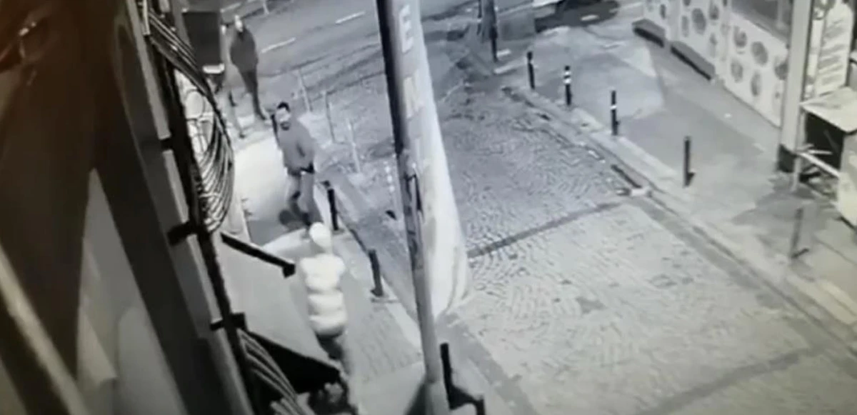 Arkadaşını dövenleri silahla vurarak yaraladı