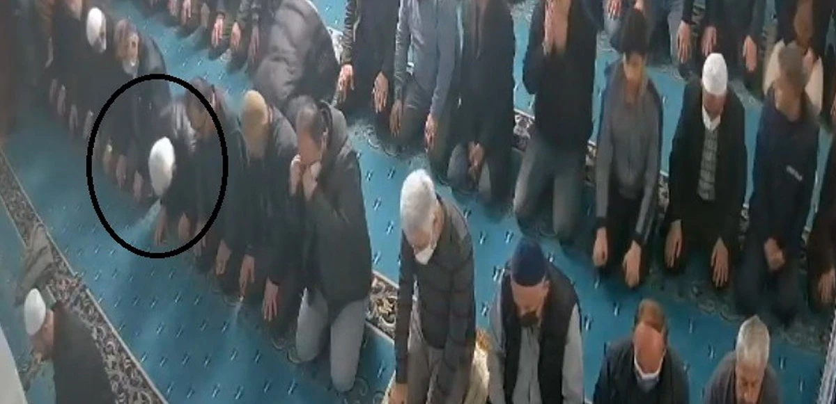 Namaz kılarken hayatını kaybetti