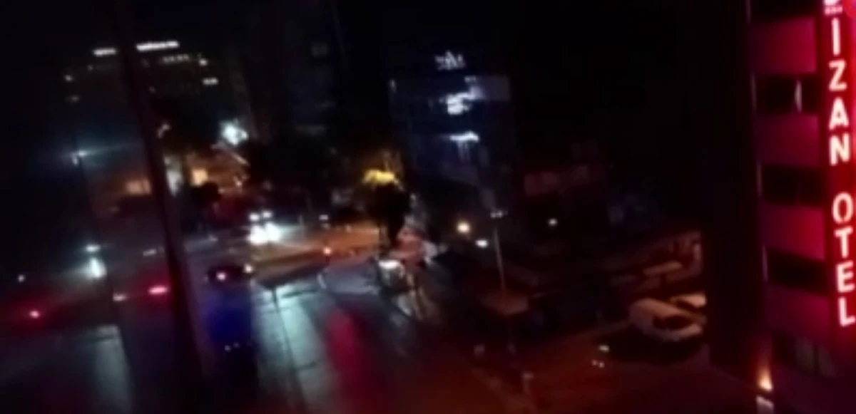 İzmir açıklarında 4.4 büyüklüğünde deprem