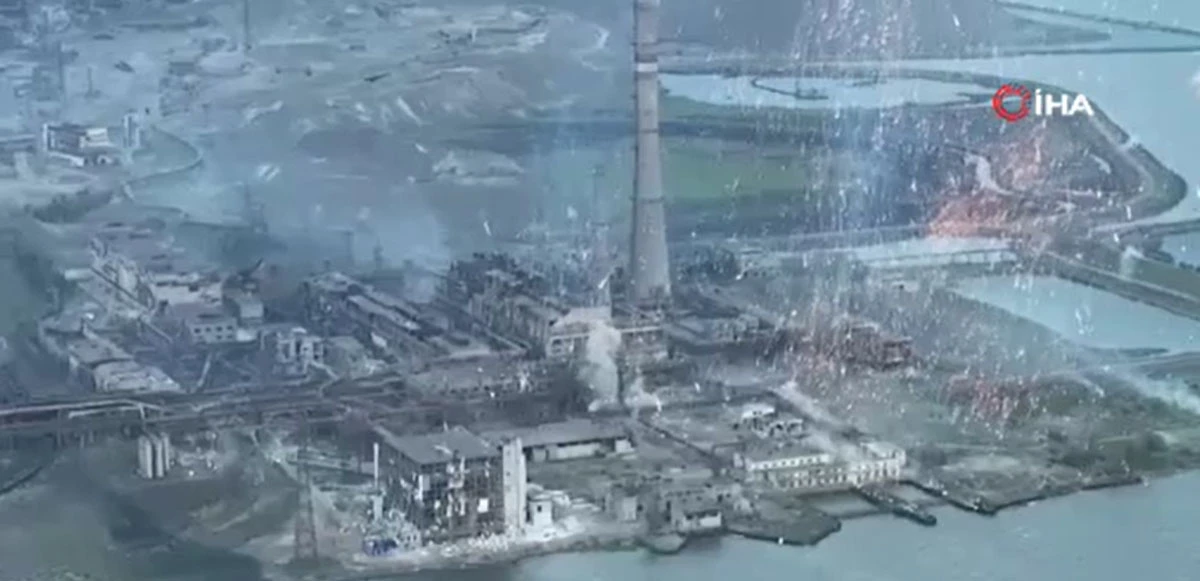 Azovstal fabrikasına fosfor bombalı saldırı