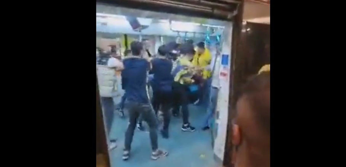 Marmaray'da kavga çıktı! Fenerbahçe ve Trabzonsporlular birbirine girdi