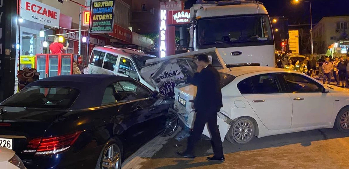 Freni boşalan kamyon dokuz aracı biçti