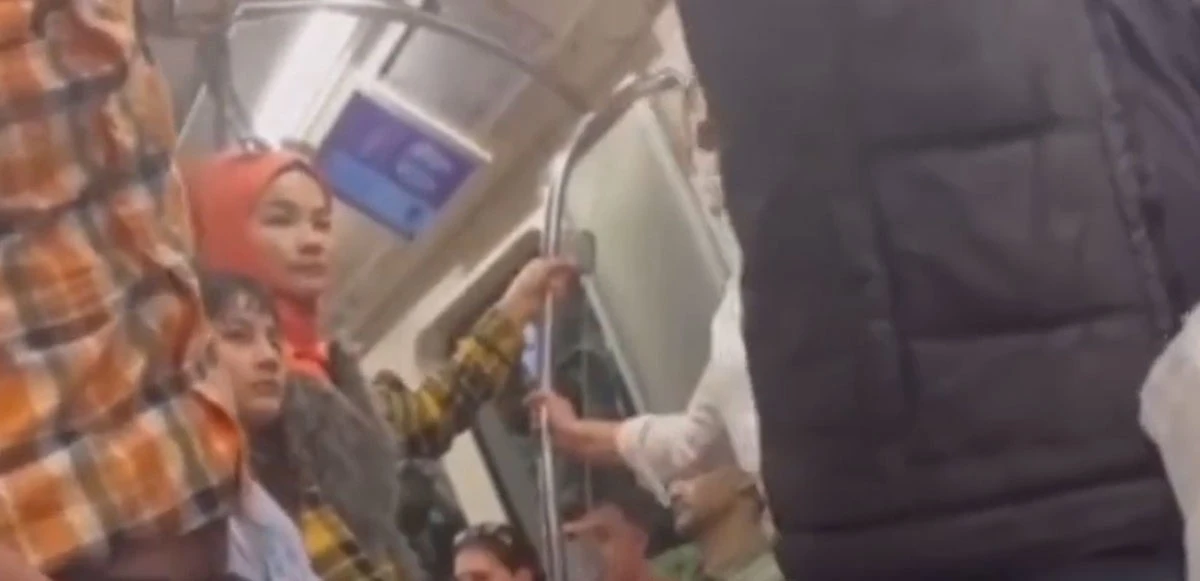 İstanbul’da metroda Arap aileye ırkçı saldırı: Çocukların ağlamasına aldırmadı