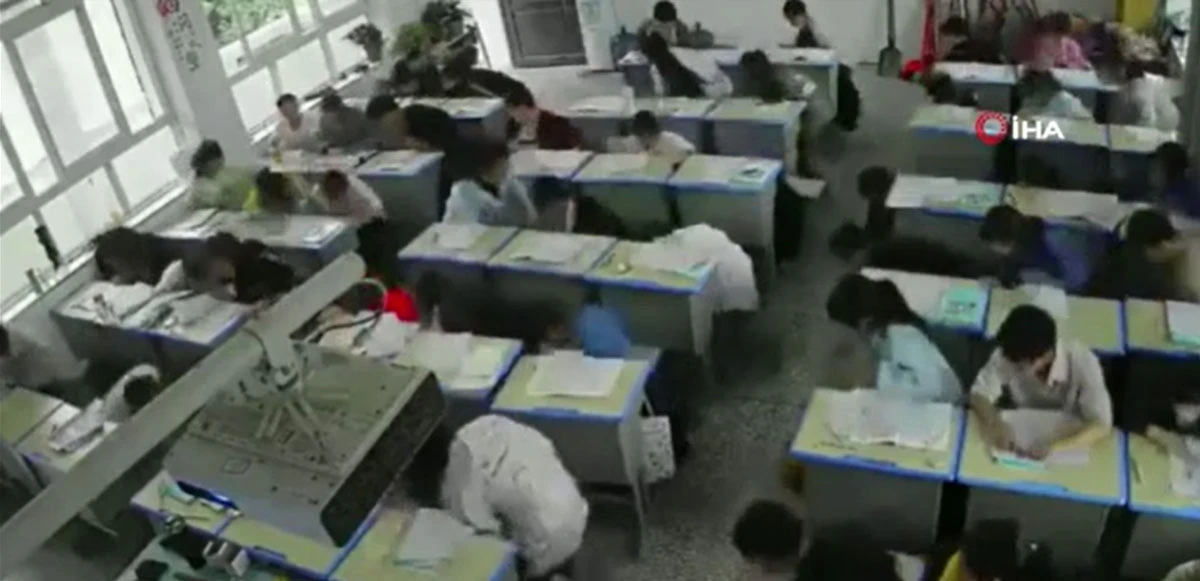 Çin'de 6.1 şiddetinde deprem! 3 kişi ağır yaralandı