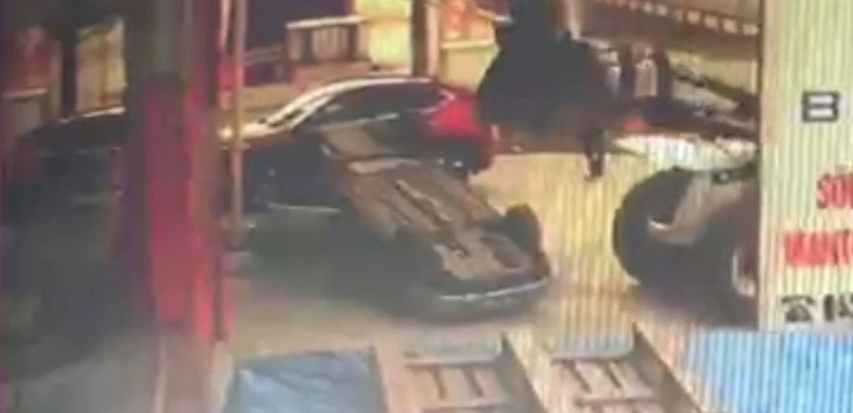 Ordu'da akıl almaz olay: Kepçeyle otomobili ters çevirdi