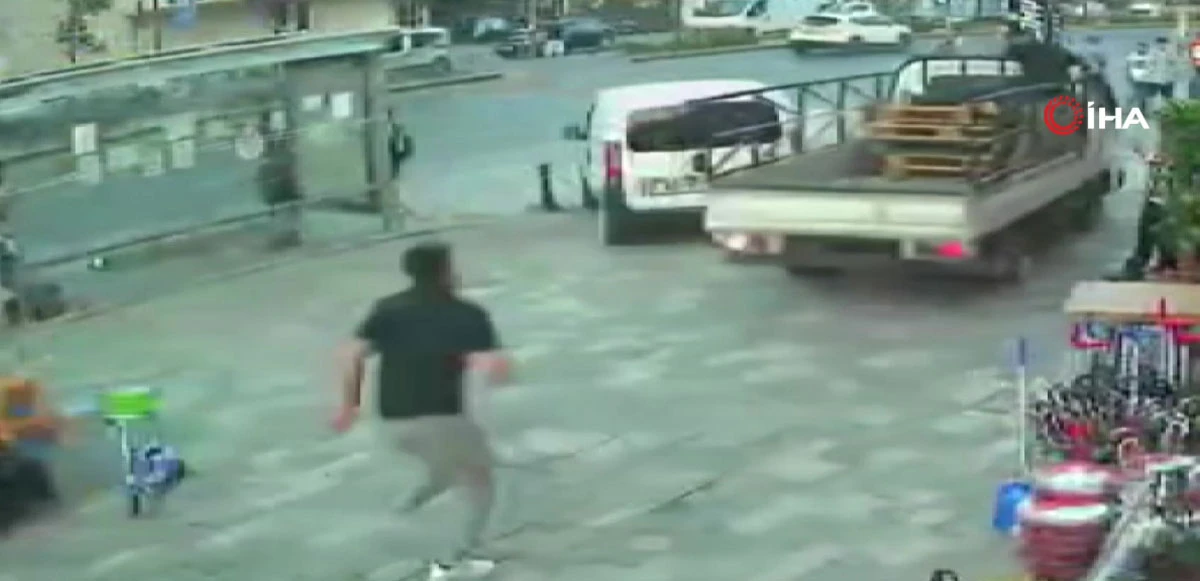 Hırsızlardan ses sistemini kurtardı: Cüzdanını çaldırdı