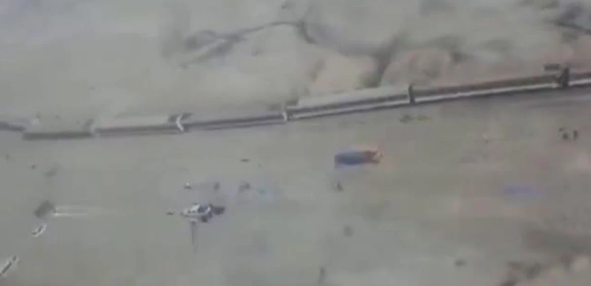 İran'da yolcu treninin raydan çıktı: 17 ölü