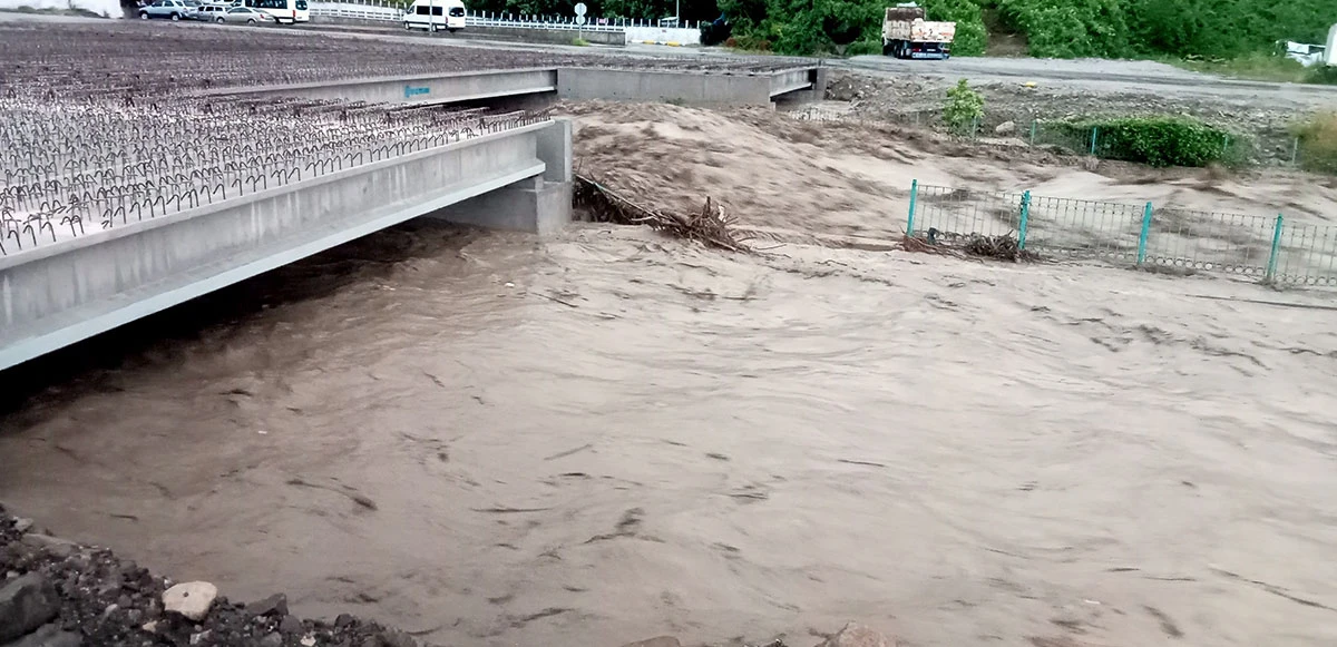 Kastamonu'da sel alarmı! Uyarı üstüne uyarı yapılıyor...