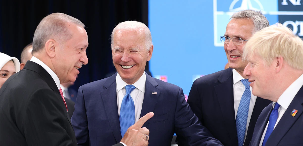 NATO Zirvesi’nde güldüren diyalog! Johnson'dan Cumhurbaşkanı Erdoğan'a: Çok güzelsin