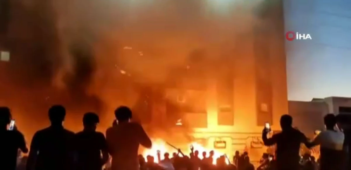 Libya'nın Tobruk kentindeki Temsilciler Meclisi ateşe verildi