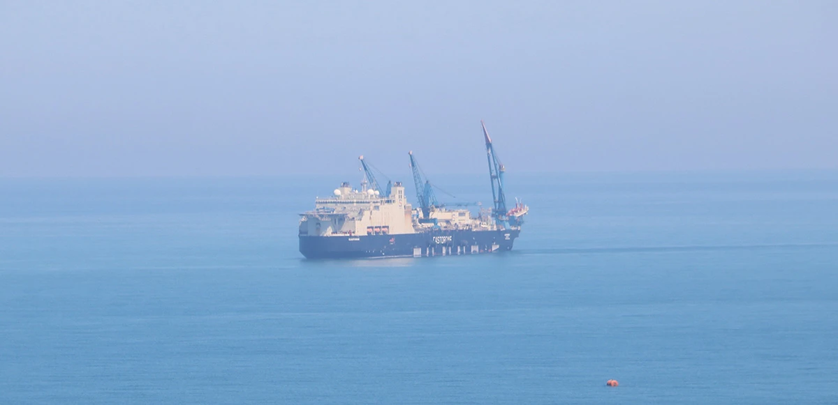 Karadeniz gazı heyecanı! Dev gemi 'Castorone' Zonguldak'ta