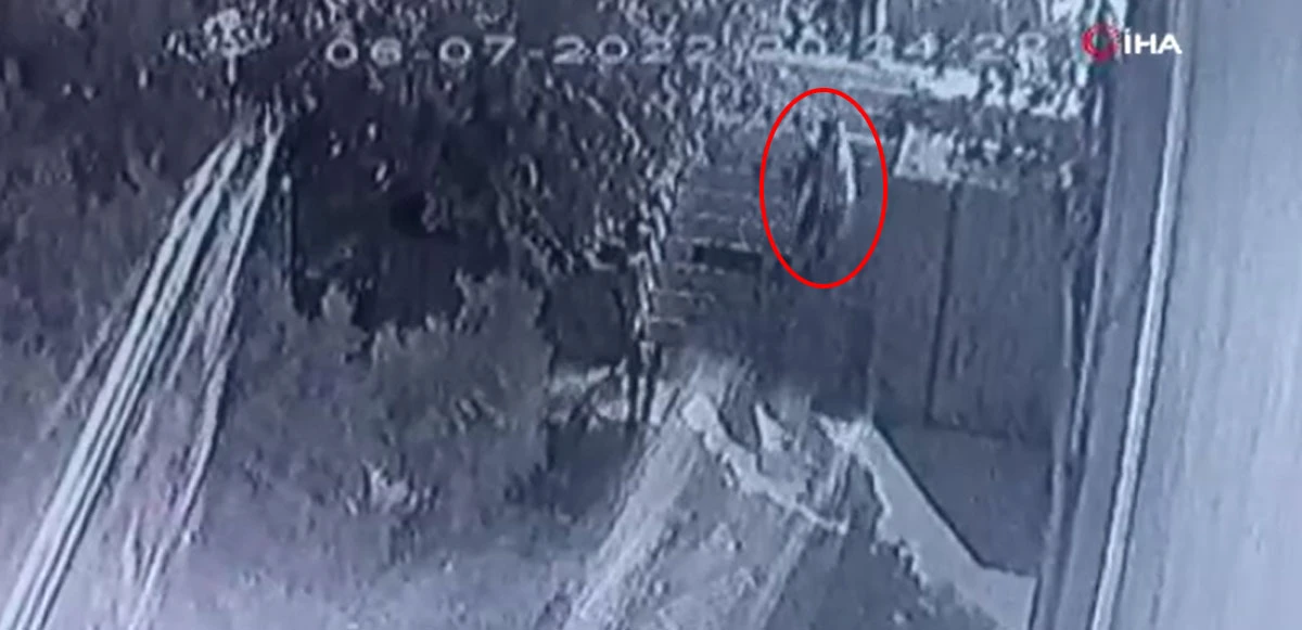 Kızını ve boşanma aşamasındaki eşini kaçırdı