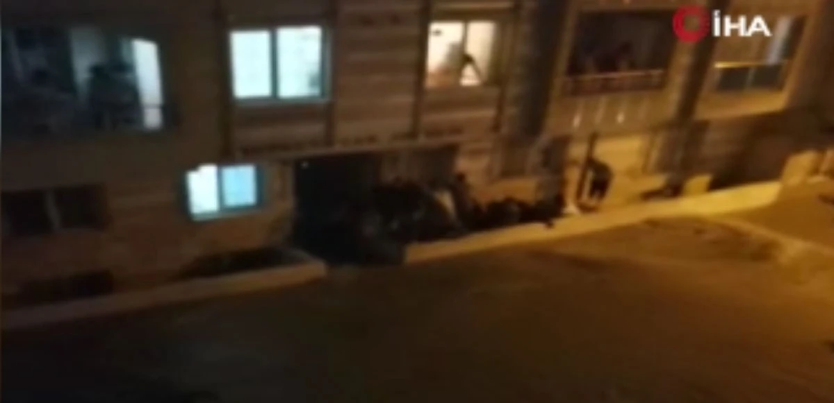 Bodrum katında mahsur kalanları vatandaş kurtardı