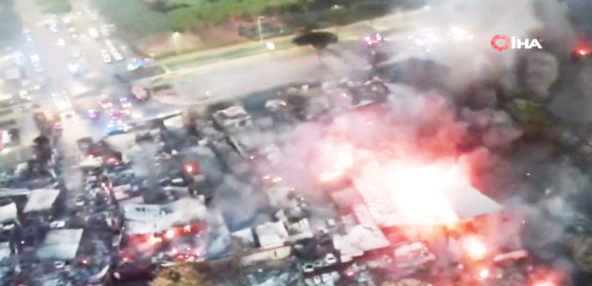 İtalya’nın başkenti Roma’da yangın, o anlar kamerada