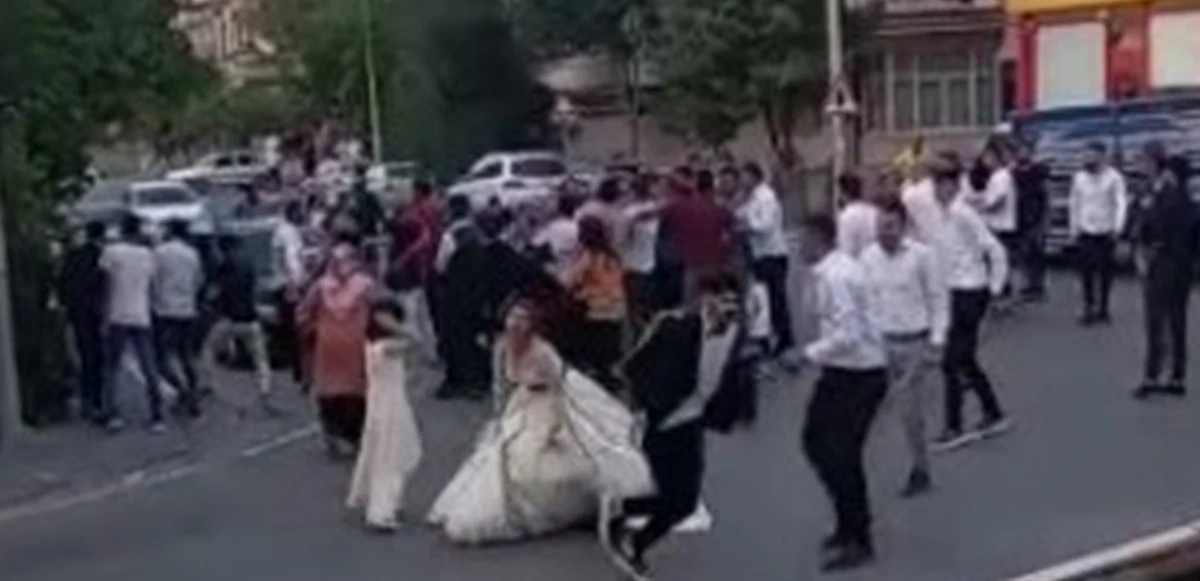 Düğünde çıkan kavgada 2 kişi bıçaklandı