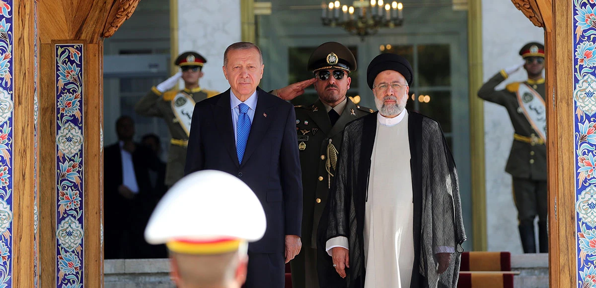 Cumhurbaşkanı Erdoğan, Tahran’da “Çağrı” ile karşılandı