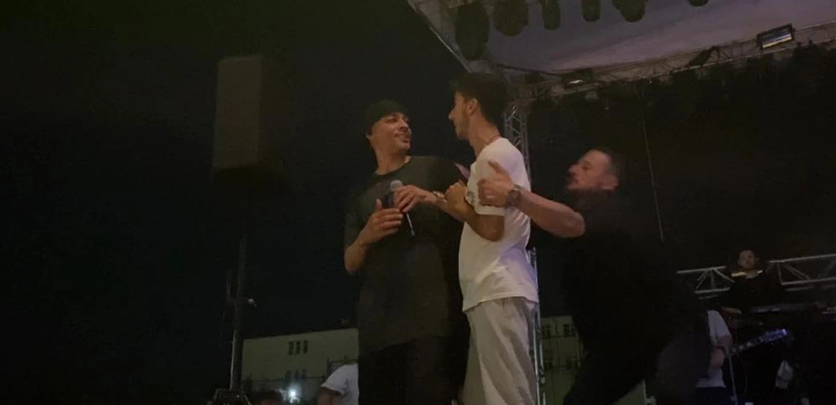 Ünlü rapçinin konserinde kavga: Ceza yerine yumruklar konuştu