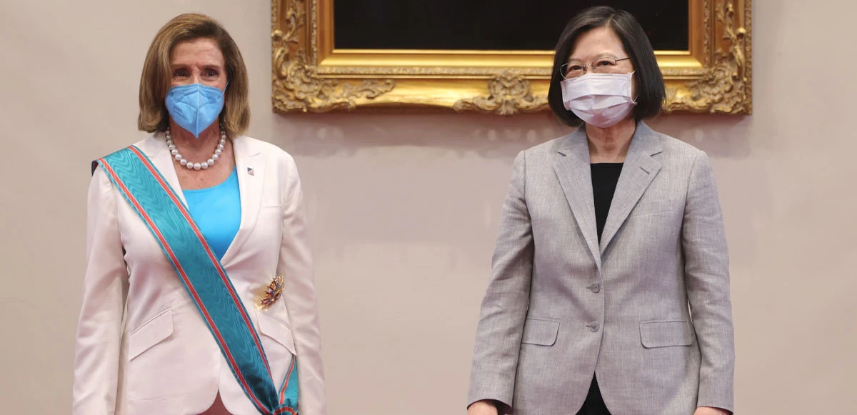 Tayvan liderinden Pelosi'ye şeref madalyası