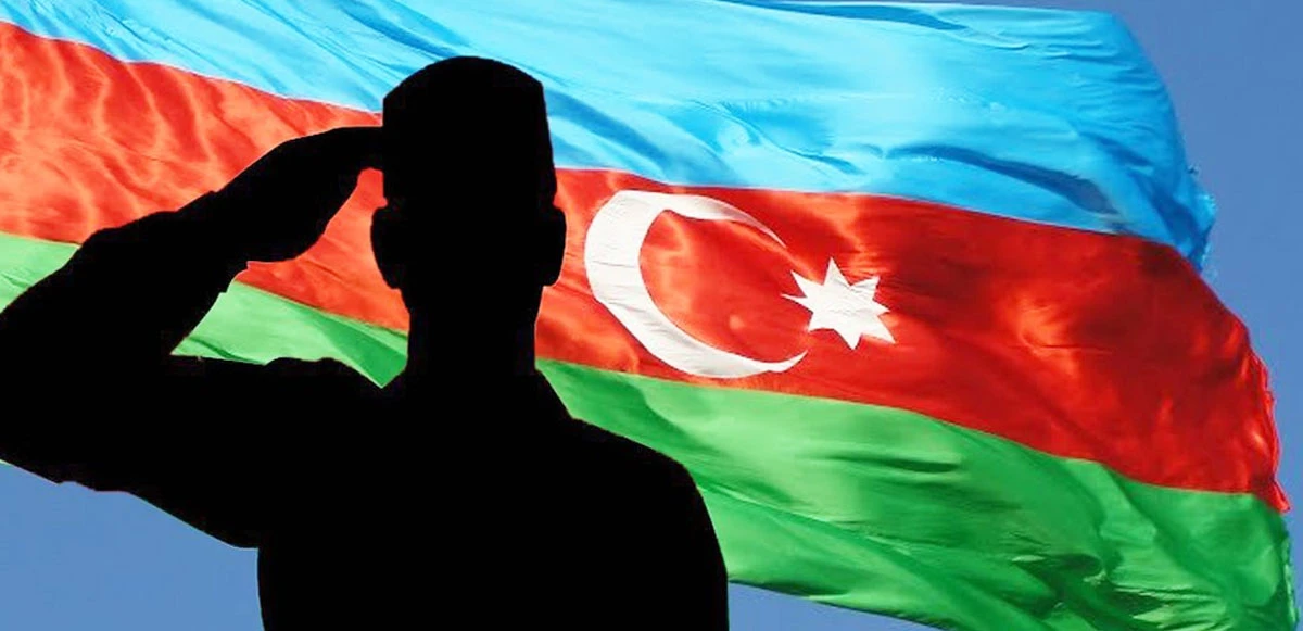 Laçın şehrinde tam kontrol sağlandı, Azerbaycan bayrağı dikildi