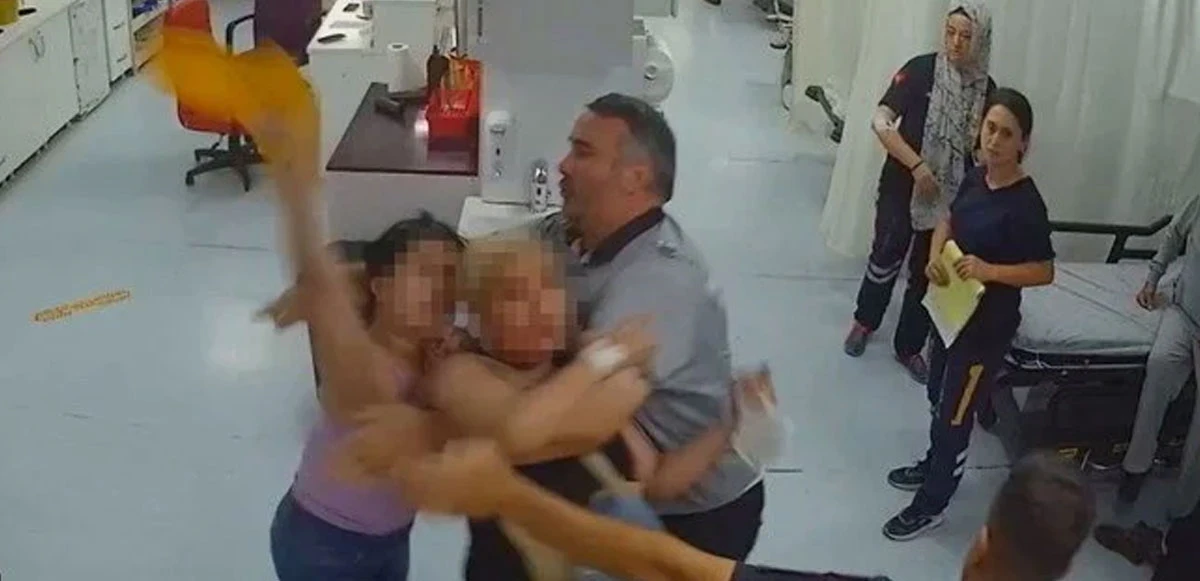 Anne ile kızı bir olup hastaneyi birbirine kattı
