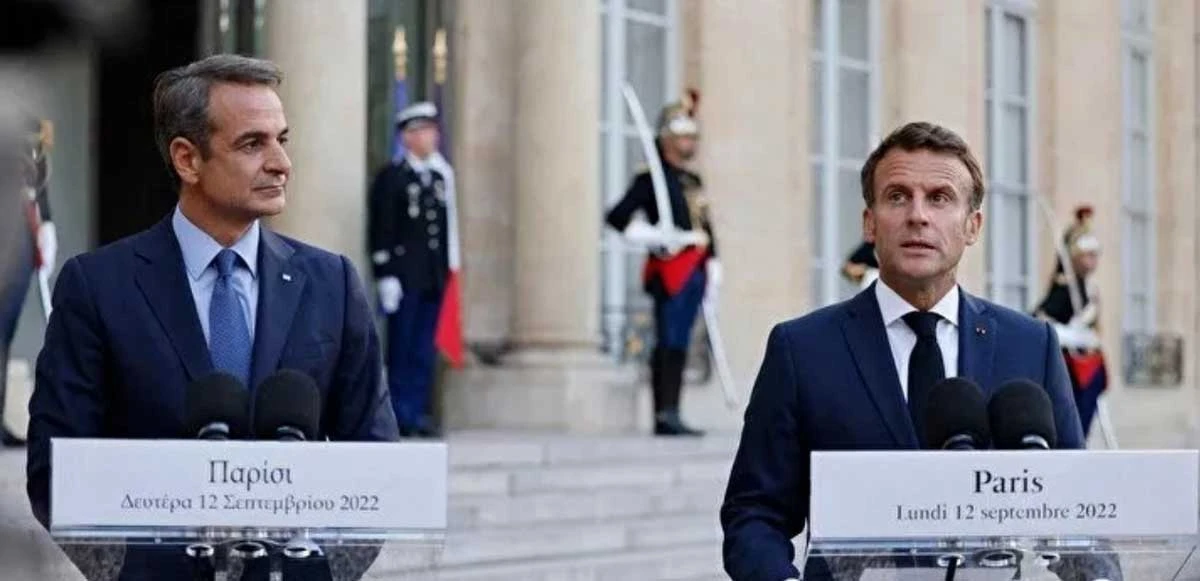 Miçotakis, Macron'dan kopya çekti! O anlar gündem oldu