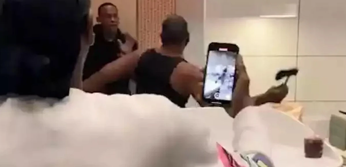 Önce dayak yedi sonra çantasından baltasını çıkardı! İşte hayrete düşüren o anlar