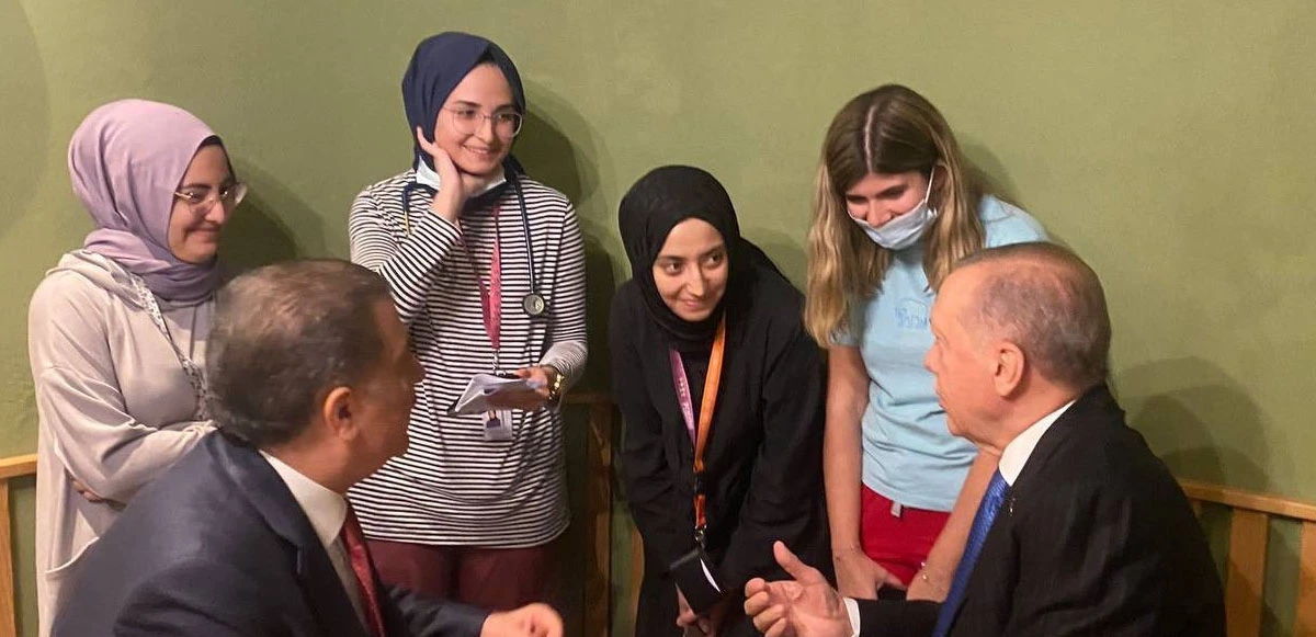 Cumhurbaşkanı Erdoğan'dan Başakşehir Çam ve Sakura Şehir Hastanesi'ne sürpriz ziyaret
