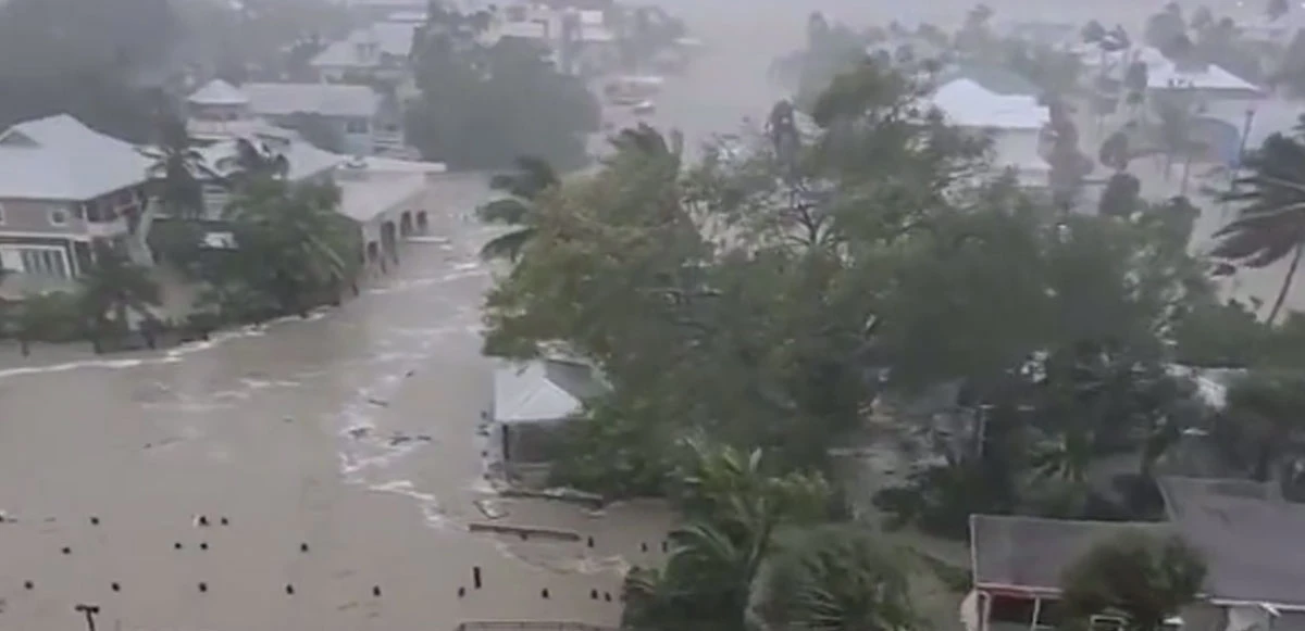 ABD’nin Florida eyaletini Ian Kasırgası vurdu