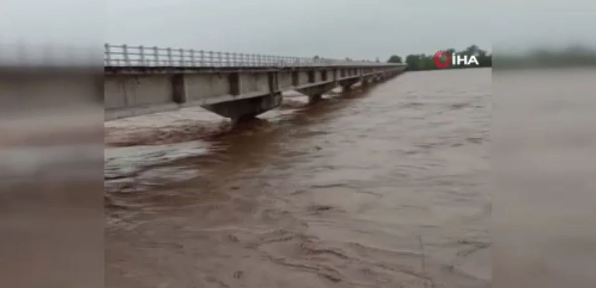 Nepal’de sel ve heyelan faciası: Çok sayıda kişi öldü