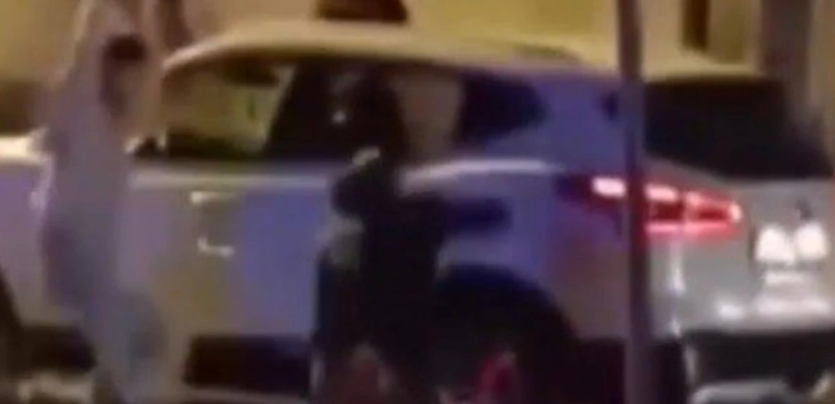 İzmir’de trafik kavgasında kan aktı: Kafasında kaldırım taşı kırdı