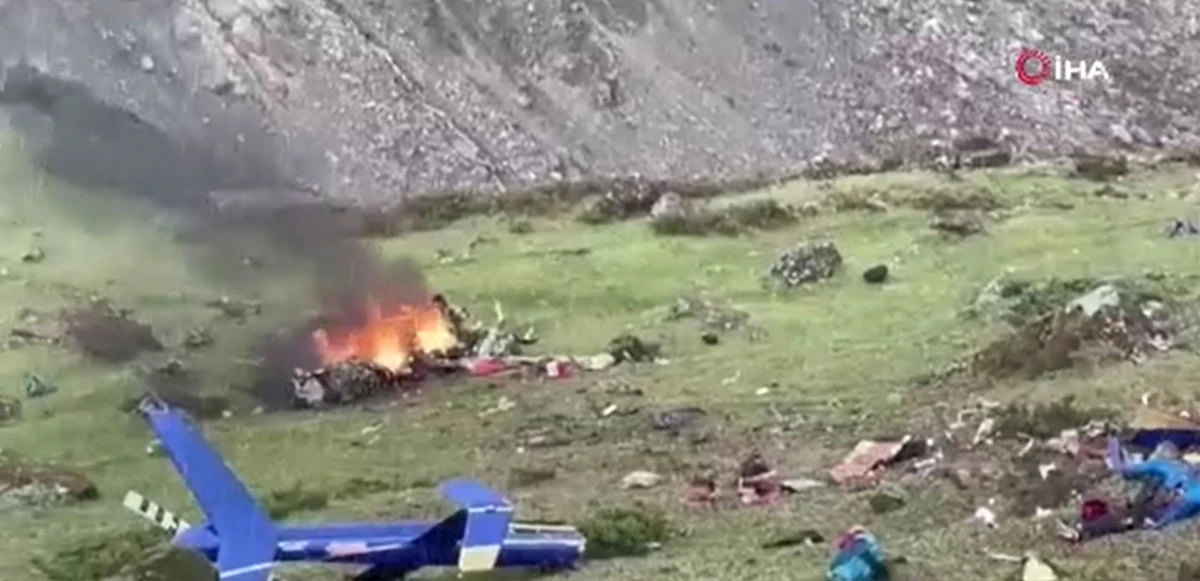 Hintli hacıları taşıyan helikopter düştü: 6 kişi öldü