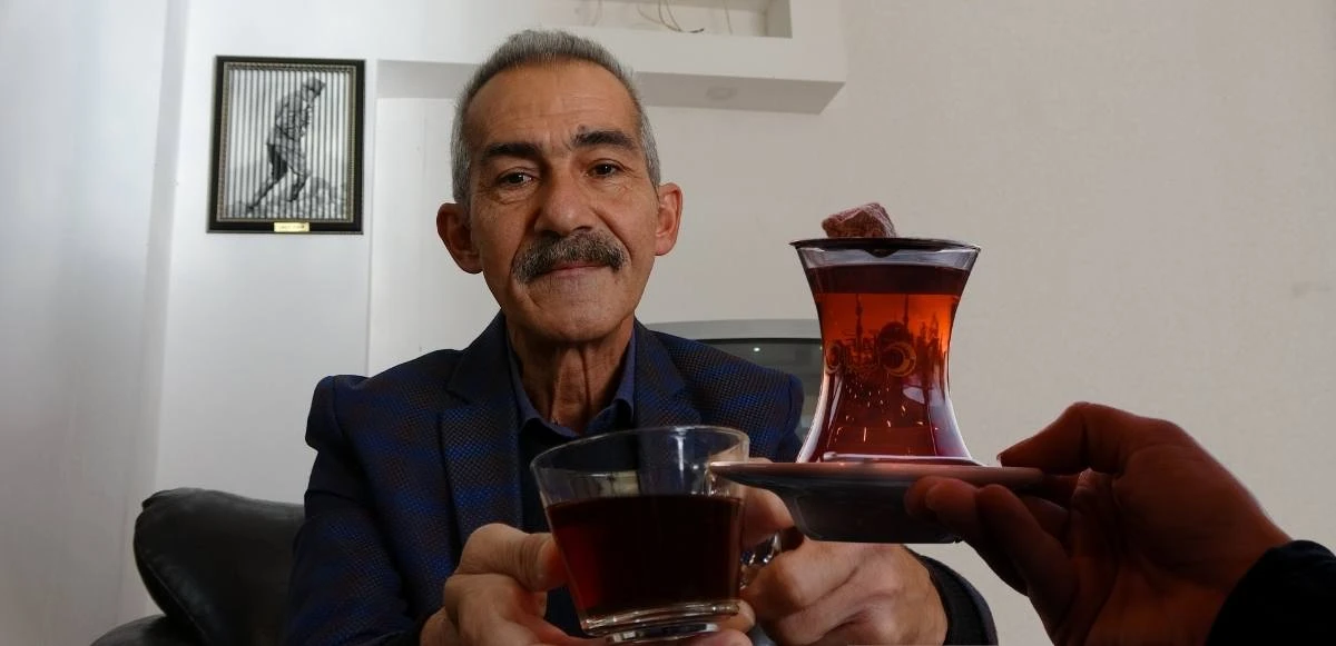 Böyle çaykolik görülmedi! Günde 90-120 bardak çay içiyor