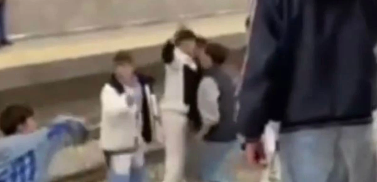 Bursa metrosunda çocukların tehlikeli hareketi!