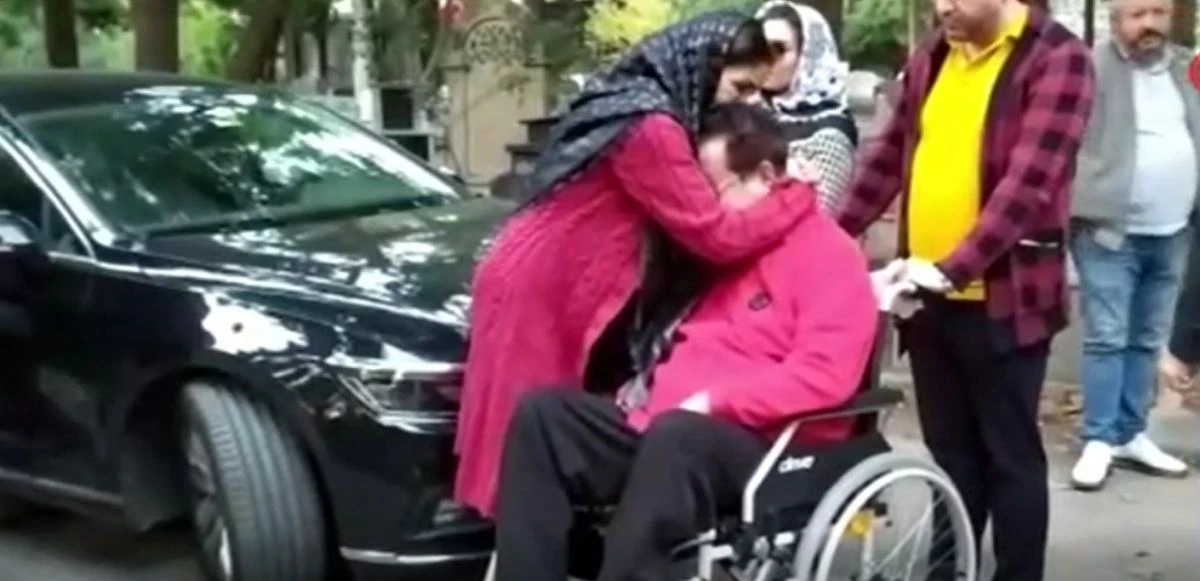 İbrahim Tatlıses eski eşi Derya Tuna’nın acı gününde yalnız bırakmadı: Eski çift dakikalarca sarılıp gözyaşı döktü!