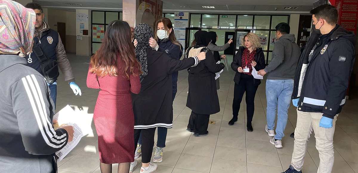 KPSS öncesi polis ekipleri, adayların imdadına yetişti