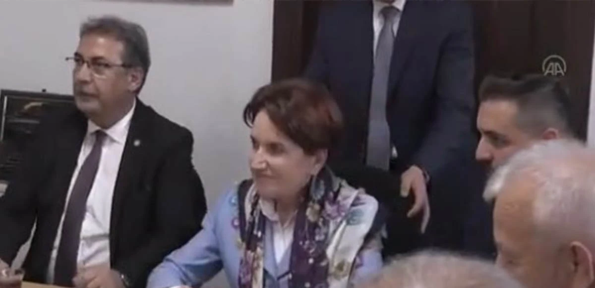 Akşener'in ziyaretine damga vuran an: Sandalye kırılınca kendini yerde buldu