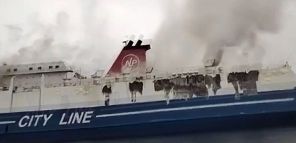 Bali açıklarında 271 kişinin olduğu turist gemisinde yangın!