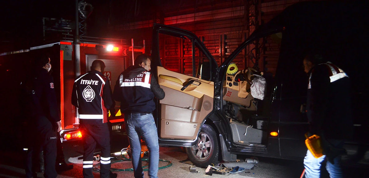 Amasya’da tiyatro oyuncularını taşıyan minibüs kaza yaptı!