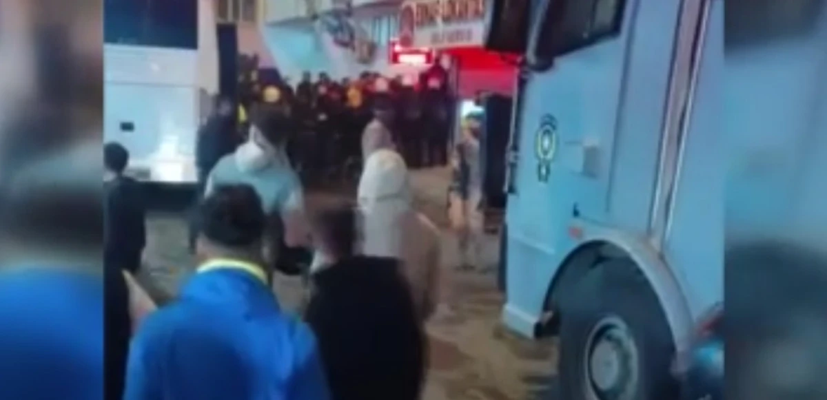 Sınır ötesi operasyonları protesto için bir araya gelen HDP üyeleri gözaltında