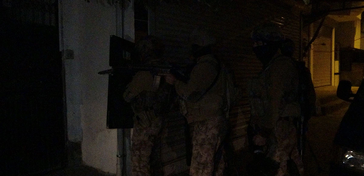 Mersin’de sahte para çetesine şafak operasyonu!