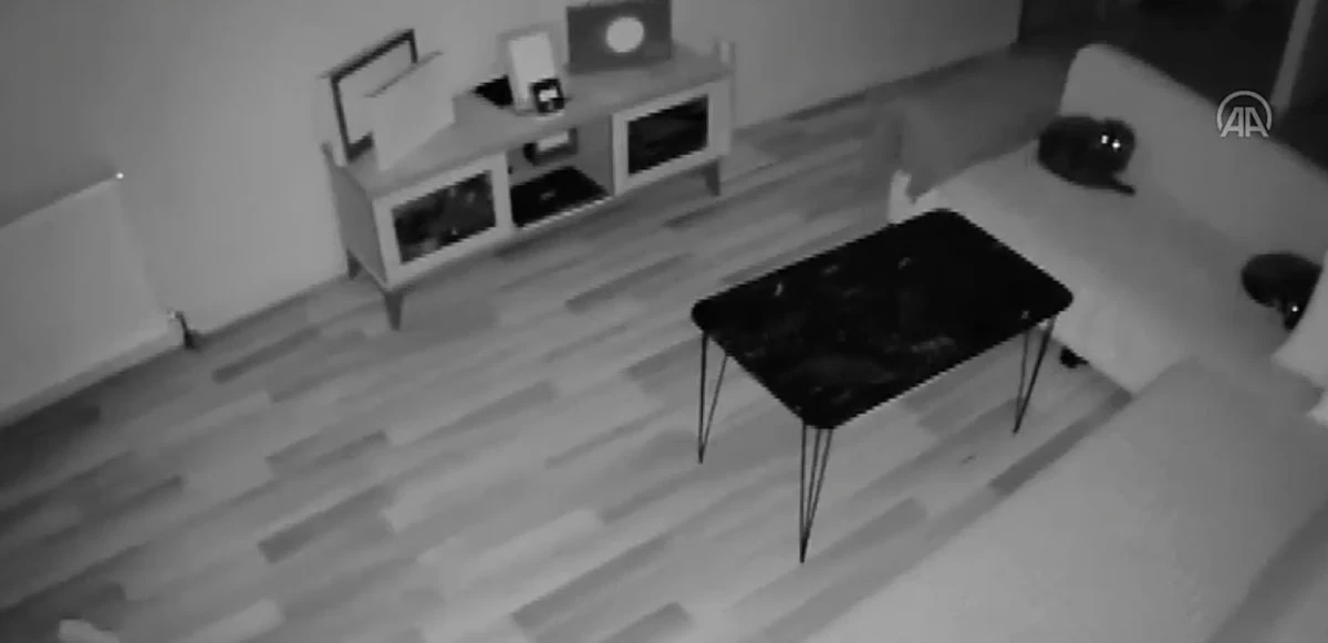 Düzce'deki deprem anı kameralarda!
