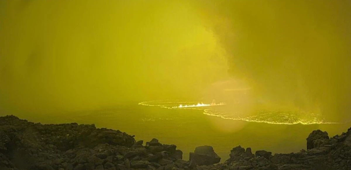 Dünyanın en büyük yanardağı patladı