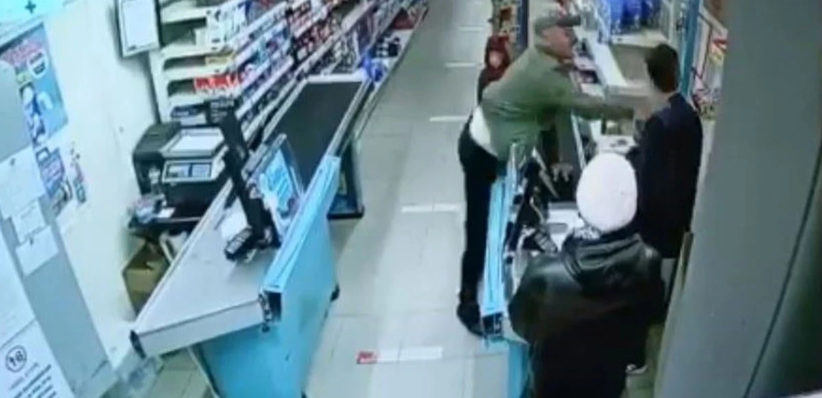 Tekirdağ'da bir markette müşteri, çalışana tokat attı