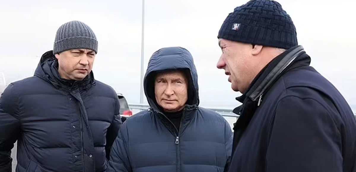 Putin'in Kerç Köprüsü ziyareti alay konusu oldu! Giydiği mont eleştirildi, bindiği araç tiye alındı!