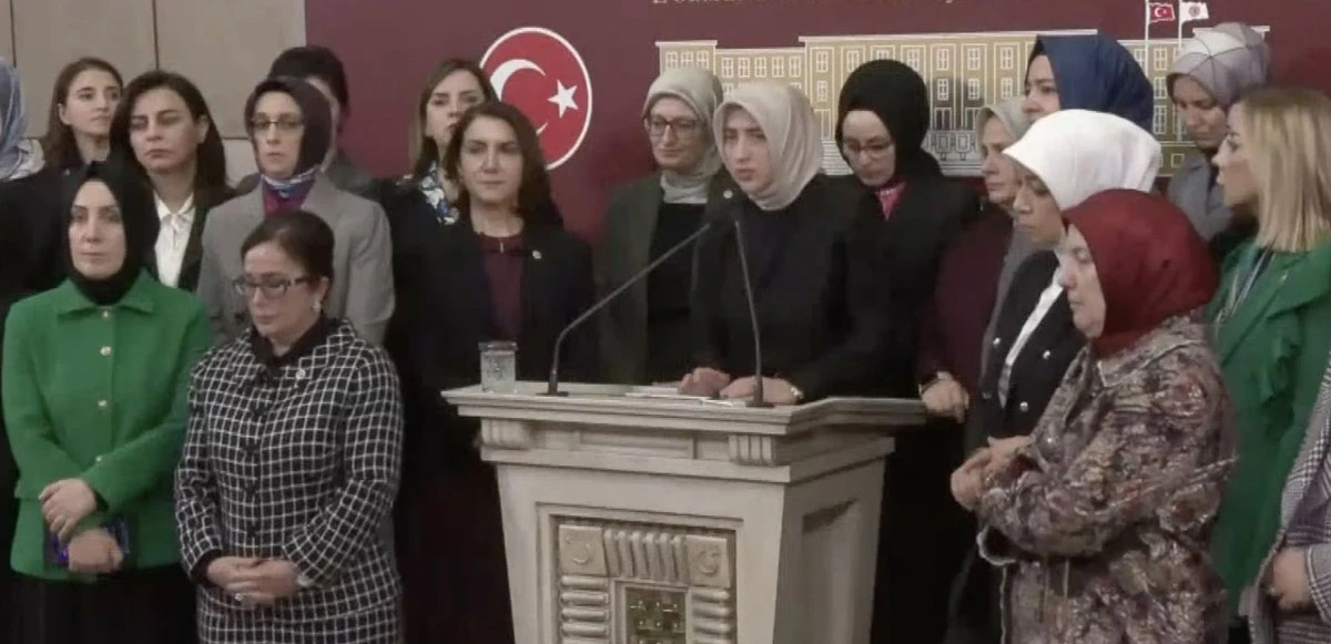 Özlem Zengin, 'başörtüsü teklifi'nde gözyaşlarına hakim olamadı